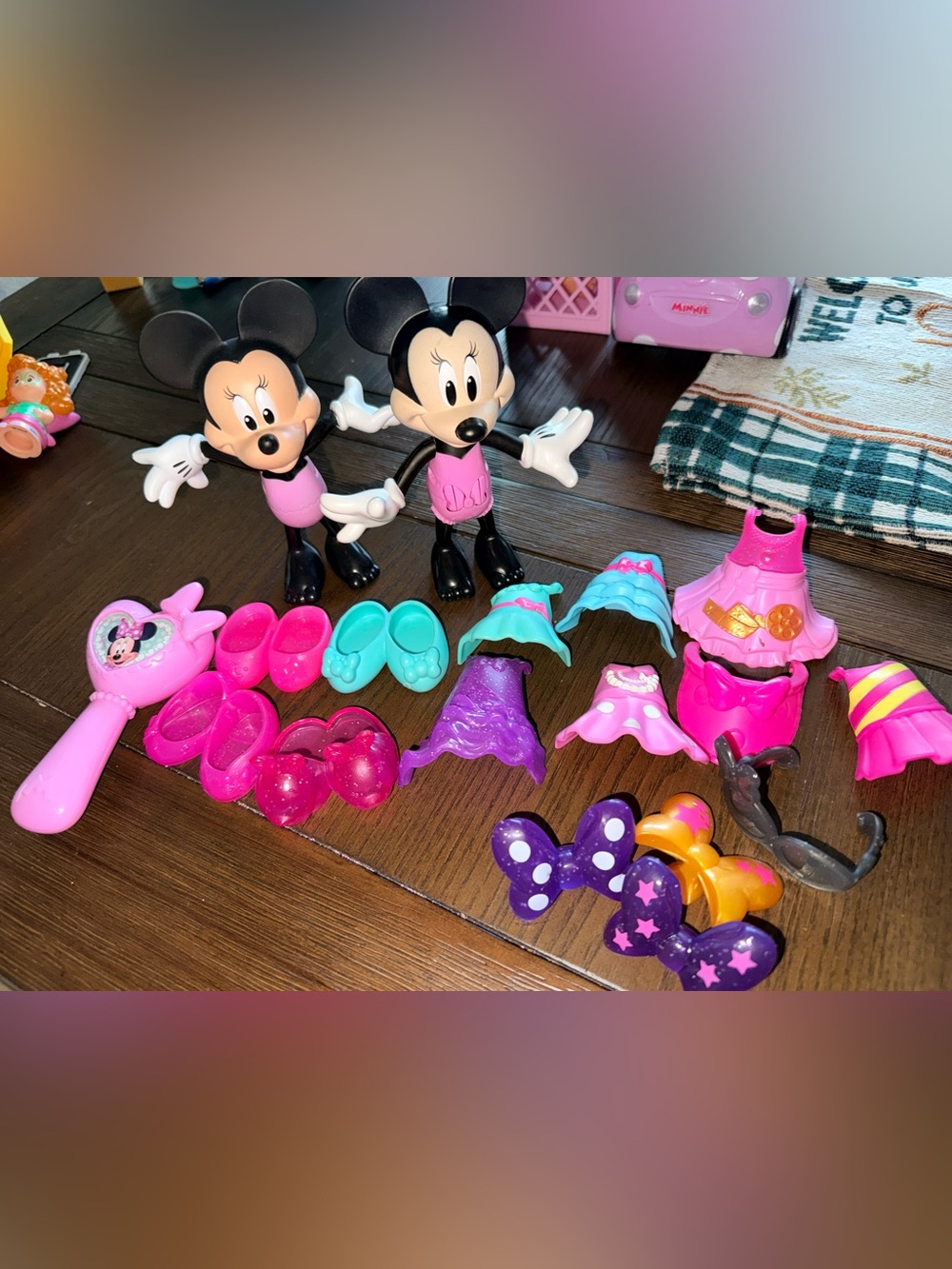 Disney Minnie Mouse Dress-Up snap onSet with Pink, Teal, Purple pieces
